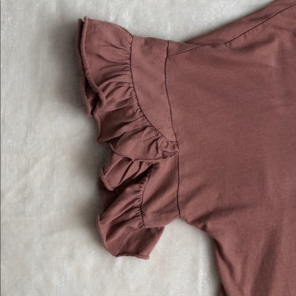 Charlotte Russe Ruffle Short Sleeve Top - Picture 2 of 3